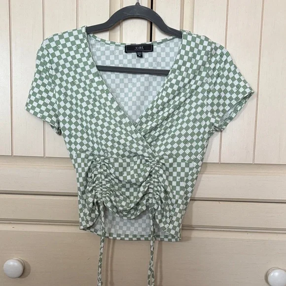 Vibe Green and White Checkered Crop Top - Picture 1 of 2